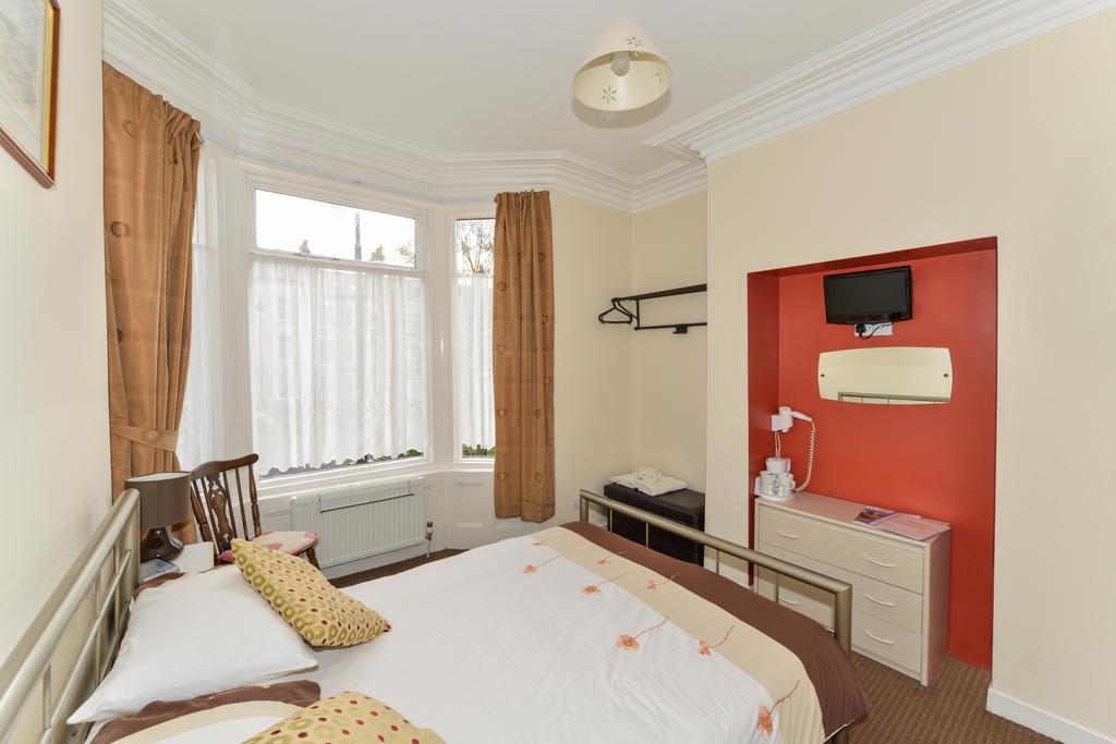 Aartswood Guest House Scarborough Oda fotoğraf